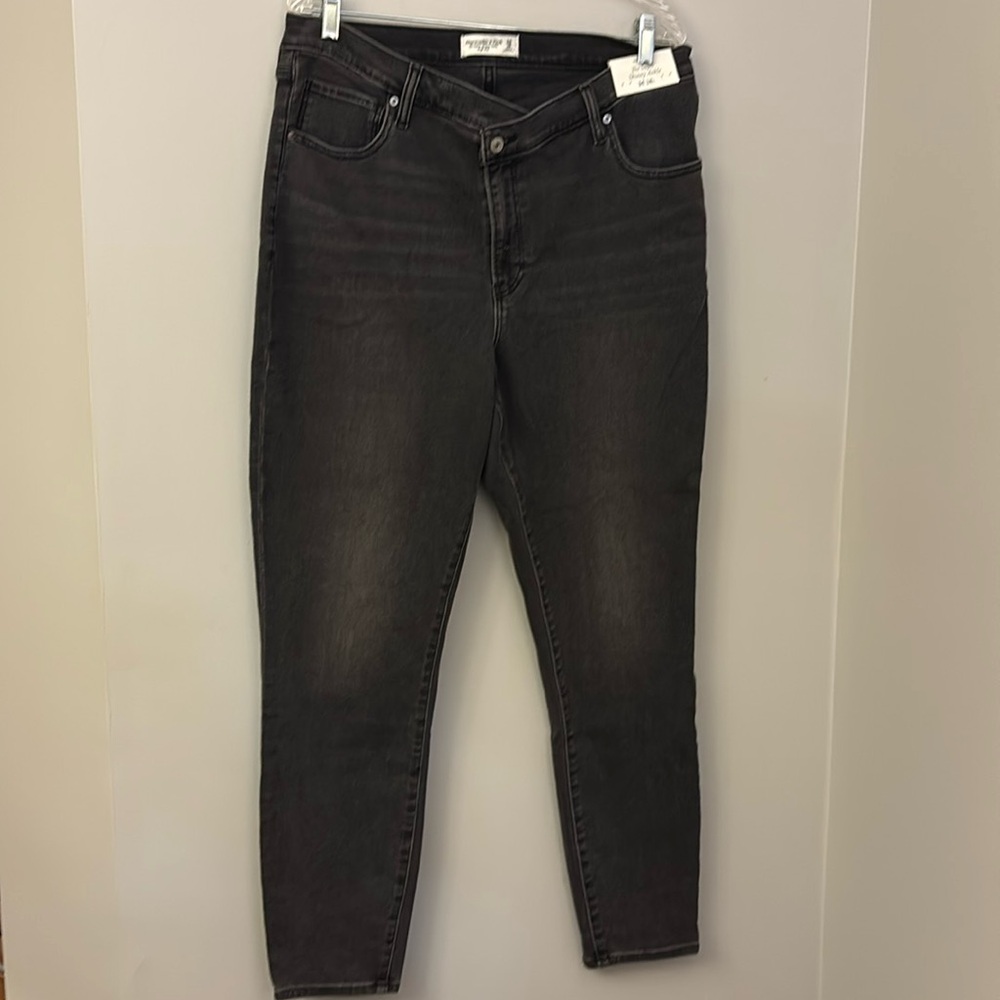 Abercrombie & Fitch The Super Skinny Ankle HighRise size 34 / 18  Long